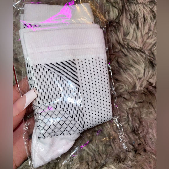 Neuropathy socks for women - Picture 4 of 4